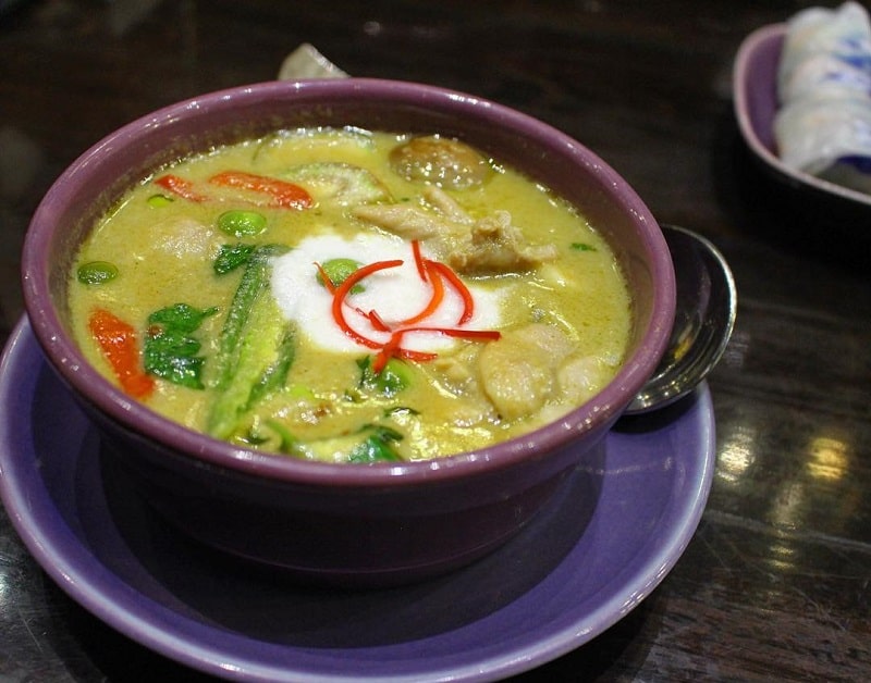 Kuliner Khas Thailand Kaeng Khiao Wan Sumber Instagram umasayaka